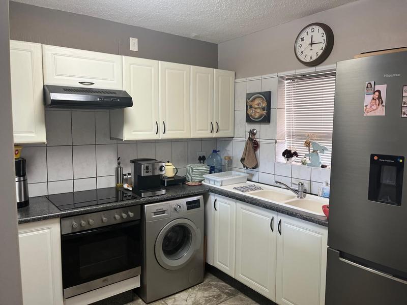 2 Bedroom Property for Sale in Hartenbos Central Western Cape